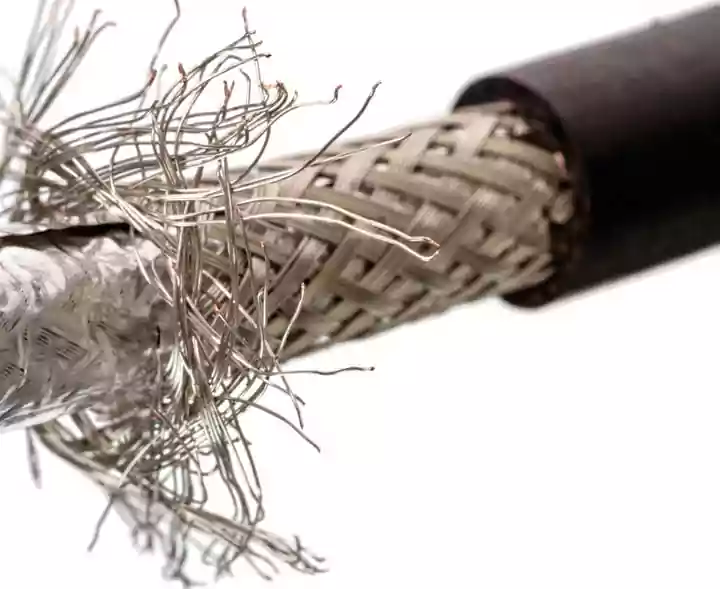 کابل شیلددار یا بدون‌شیلد